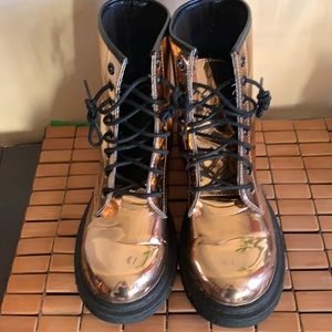 Women’s Faux Patent Leather Boots Size 9